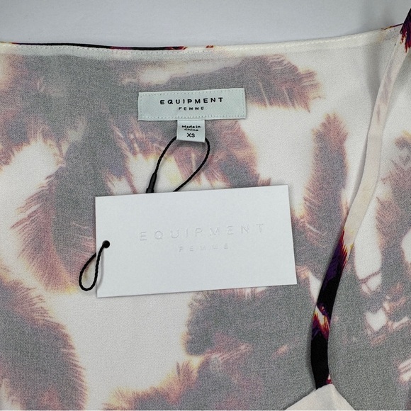 EQUIPMENT Femme NWT Women's XS Isabeau Cami Nature White Multicolor top - Picture 4 of 10